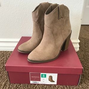 Taupe bootie